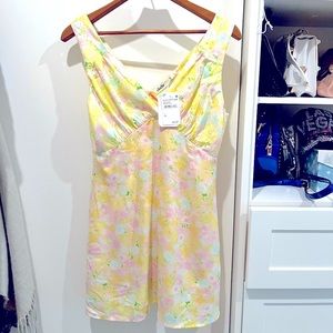 Blush yellow super cute floral dress, perfect for Summer🌸🌸🌸🌸🌸